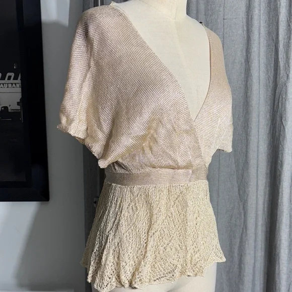 VINTAGE Y2K bebe Metallic Gold V-Neck Blouse - Picture 2 of 9